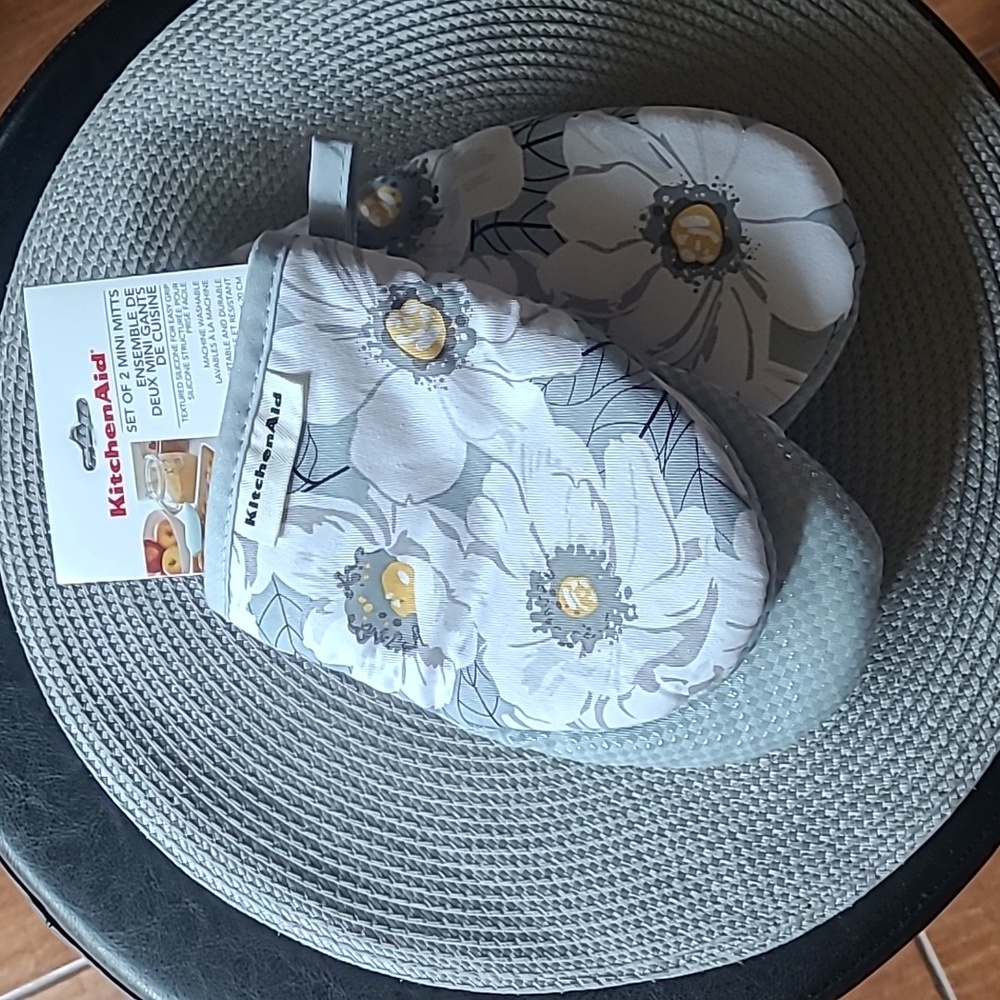 KitchenAid Mini Mitts